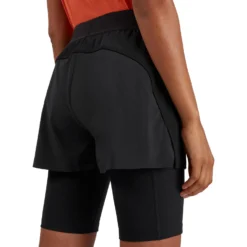 On Running On Active Shorts Women - Black 12 On Running On Active Shorts Women - Black -On Running on active shorts women black 5 1046311