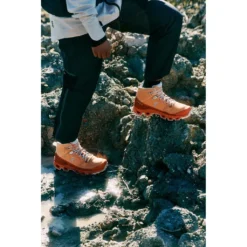 On Running On Cloudrock 2 Waterproof Women Speed-Hiking Shoe - Copper & Flare 16 On Running On Cloudrock 2 Waterproof Women Speed-Hiking Shoe - Copper & Flare -On Running on cloudrock 2 waterproof women speed hiking shoe copper flare 9 1392581