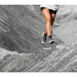 On Running On Cloudultra Women Trailrunning Shoe - Black & White -On Running on cloudultra women running shoe black white 6 952563