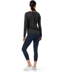 On Running On Performance Long-T Running Shirt Women - Black 9 On Running On Performance Long-T Running Shirt Women - Black -On Running on performance long t women long sleeve running shirt black 4 948938