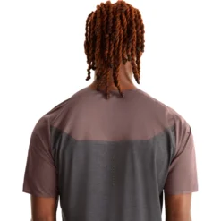 On Running On Performance-T Running Shirt - Grape & Black 11 On Running On Performance-T Running Shirt - Grape & Black -On Running on performance t running shirt grape black 4 1568897