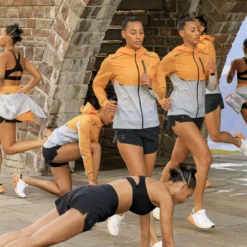 On Running On 5 Inch Running Shorts Women - Black -On Running on running 5 inch running shorts women black 3 1279050