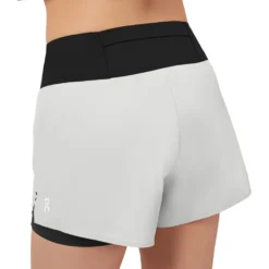 On Running Shorts Women - Glacier & Black -On Running on running shorts women glacier black 7 949139
