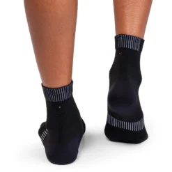 On Running On Ultralight Mid Sock Women - Black & White -On Running on running ultralight mid sock women black white 3 1264060