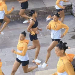 On Running On 5 Inch Running Shorts Women - Black -On Running on running weather jacket women mango hail 2 1278889