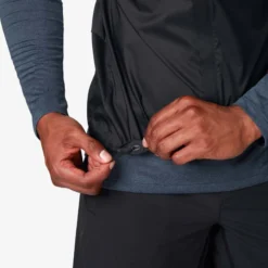 On Running On Weather Vest - Black -On Running on running weather vest black 09 858833