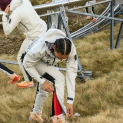 On Running On Storm Jacket Women - Pearl -On Running on storm jacket women pearl 2 1301276