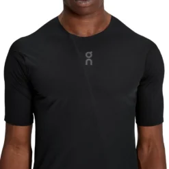 On Running On Ultra-T Running Shirt Men - Black -On Running on ultra t running shirt men black 4 1516044