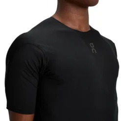 On Running On Ultra-T Running Shirt Men - Black -On Running on ultra t running shirt men black 5 1516045