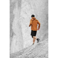 On Running On Hybrid Shorts Men - Black -On Running on waterproof anorak pecan 2 950035 1