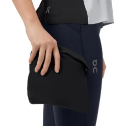 On Running On Waterproof Anorak Women - Black '22 19 On Running On Waterproof Anorak Women - Black '22 -On Running on waterproof anorak women black 10 949113