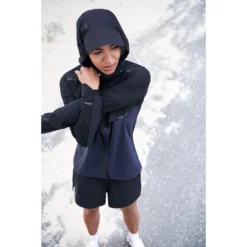 On Running On Weather Jacket Women - Black & Navy 23 On Running On Weather Jacket Women - Black & Navy -On Running on weather jacket women black navy 12 949103