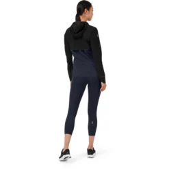 On Running On Weather Jacket Women - Black & Navy 14 On Running On Weather Jacket Women - Black & Navy -On Running on weather jacket women black navy 4 949095