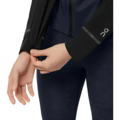On Running On Weather Jacket Women - Black & Navy 19 On Running On Weather Jacket Women - Black & Navy -On Running on weather jacket women black navy 8 949099